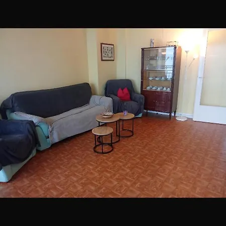 Face A La Appartement *